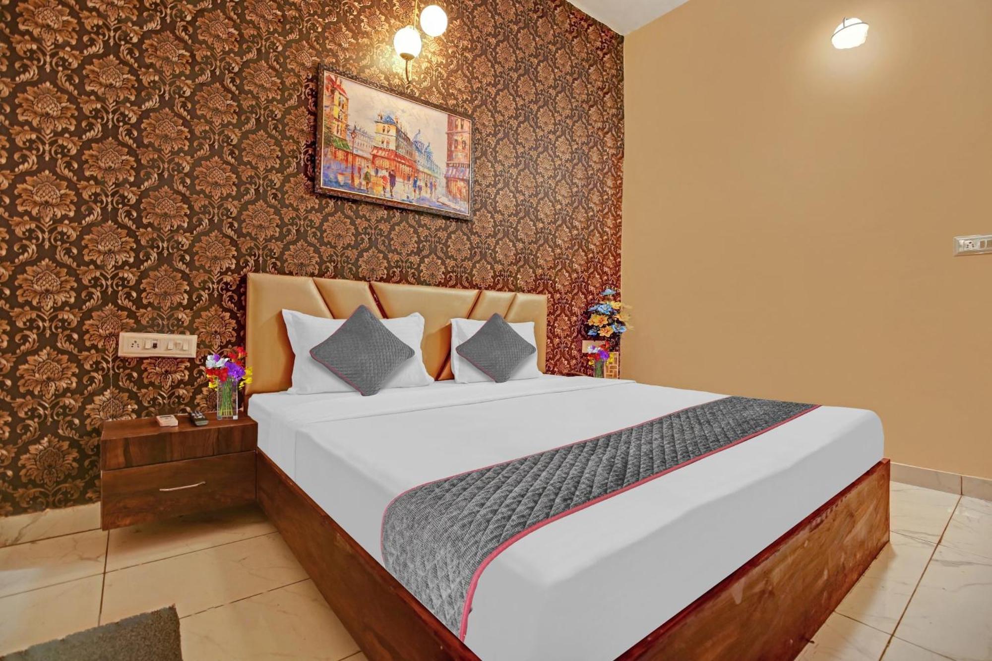 Hotel Townhouse Sky Ludhiana Exterior foto